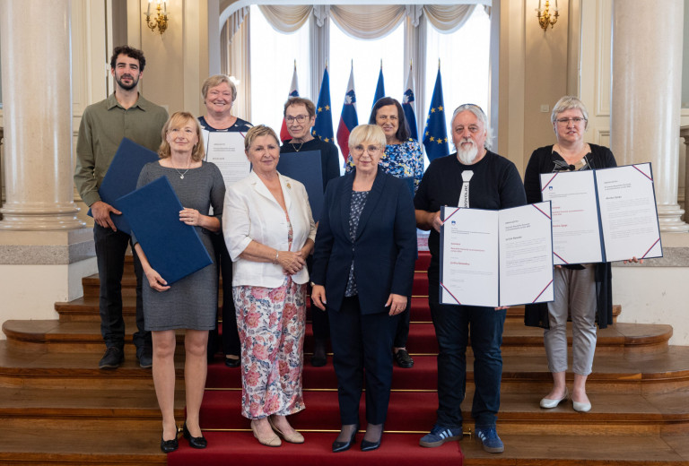 Podeljena državna nagrada in priznanja na področju prostovoljstva za leto 2024