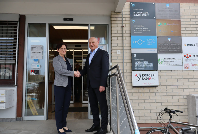 Na Upravnih enotah Slovenj Gradec in Dravograd brez zaostankov