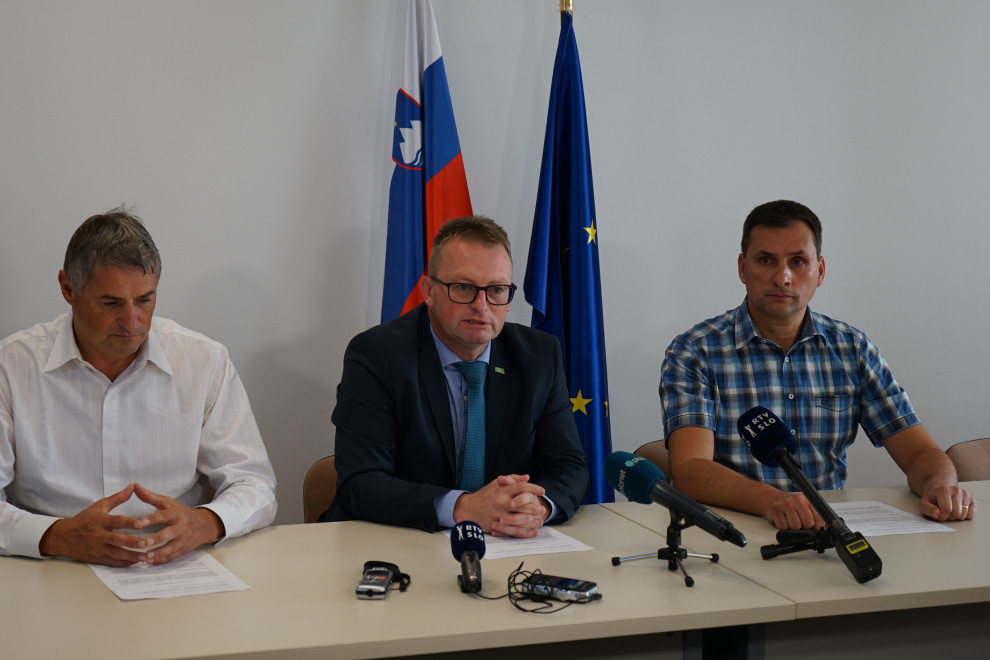 izjava po podpisu sporazuma Leon Behin, Bojan Babič, Dragan Stanković