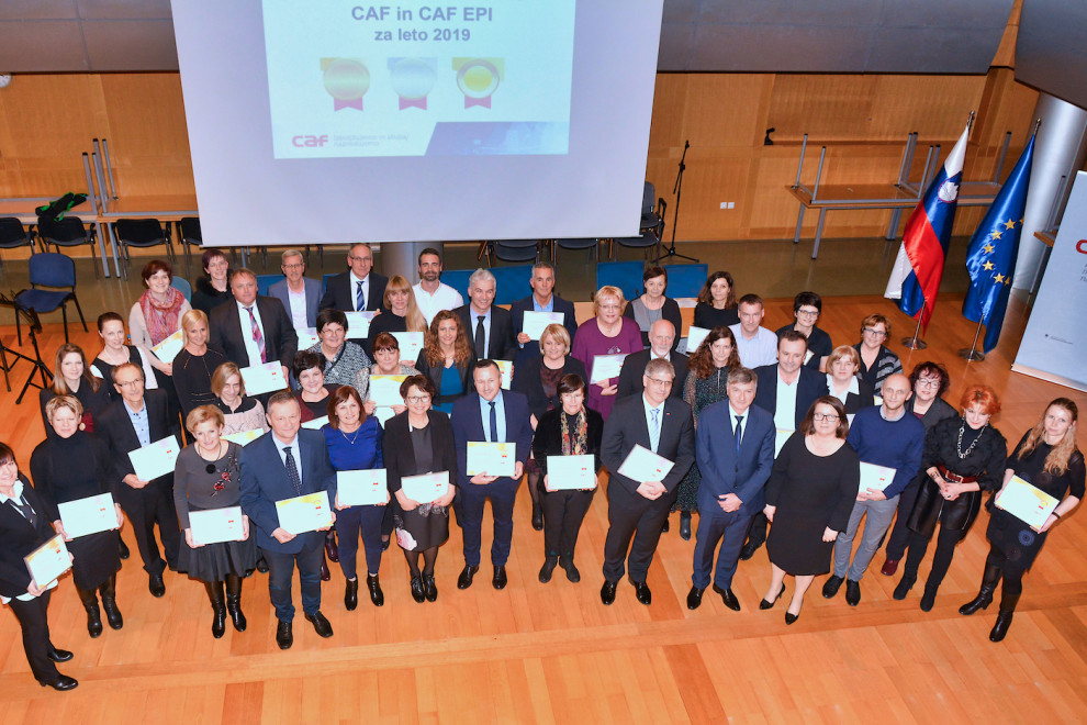 skupinska slika prejemnikov priznanj CAF 2019