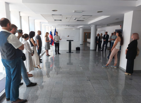 Udeleženci odprtja razstave o Sečoveljskih solinah