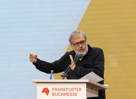 Filozof dr. Slavoj Žižek na odprtju Frankfurtskega knjižnega sejma nagovarja goste