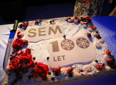 Praznična torta z napisom SEM 100 let
