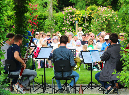 Koncert v rozariju Arboretuma Volčjega Potoka