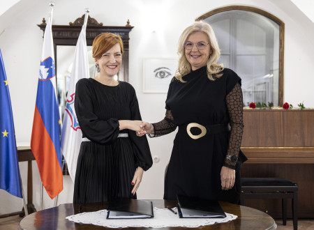 Ministrica in županja se rokujate