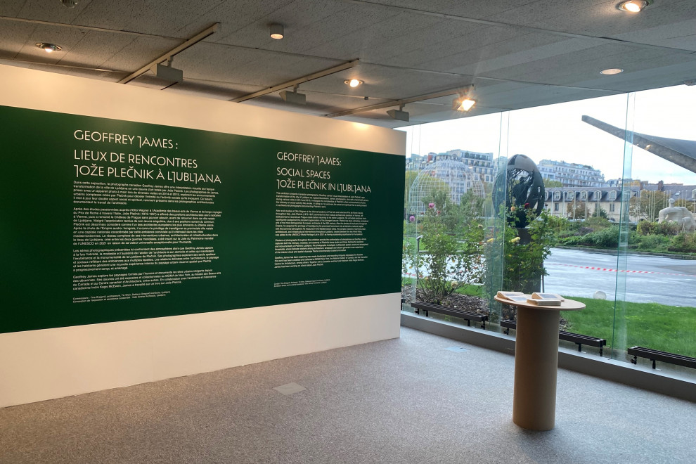 Postavitev razstave kanadskega fotografa o Plečnikovi arhitekturi v Ljubljani na sedežu Unesca v Parizu