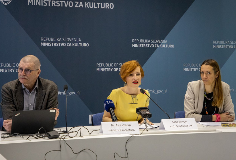 Ministrica za kulturo dr. Asta Vrečko je sprejela nemške in slovenske novinarje ter založnike