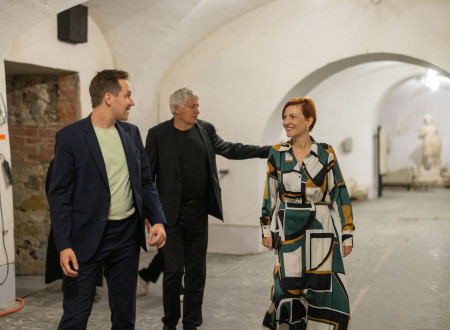 Župan Celja, direktor muzeja in ministrica za kulturo v Stari grofiji z obokanim stropom