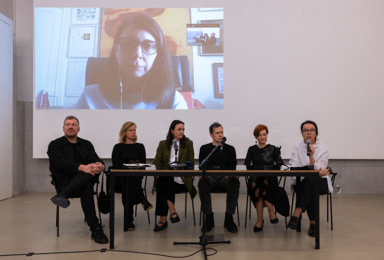 Ministrica dr. Asta Vrečko na predstavitvi paviljona Republike Slovenije na 61. umetnostni razstavi