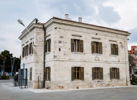 Zunanjost stavbe Luške kapitanije