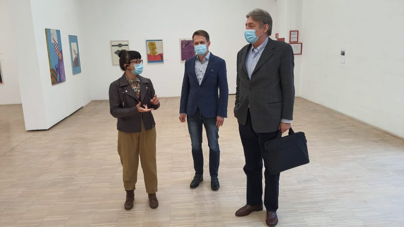 Med pogovorom v Koroški galeriji likovnih umetnosti
