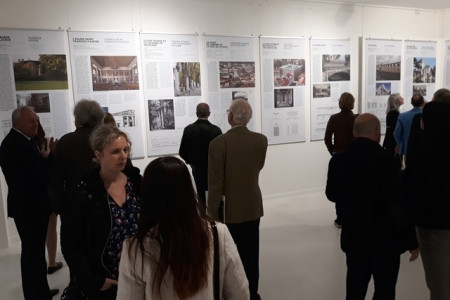 Exhibition visitors at the Valentiny Foundation in Luksemburg.