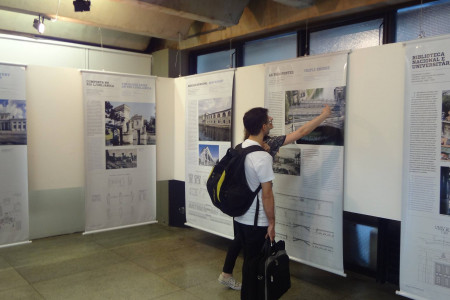 Exhibition visitors at the University of Brasilia in Brazil.