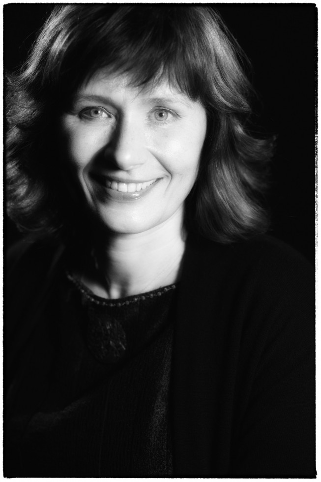 Portretna fotografija v črno-beli tehniki dobitnice nagrade Prešernovega sklada pesnice in pisateljice Anje Štefan