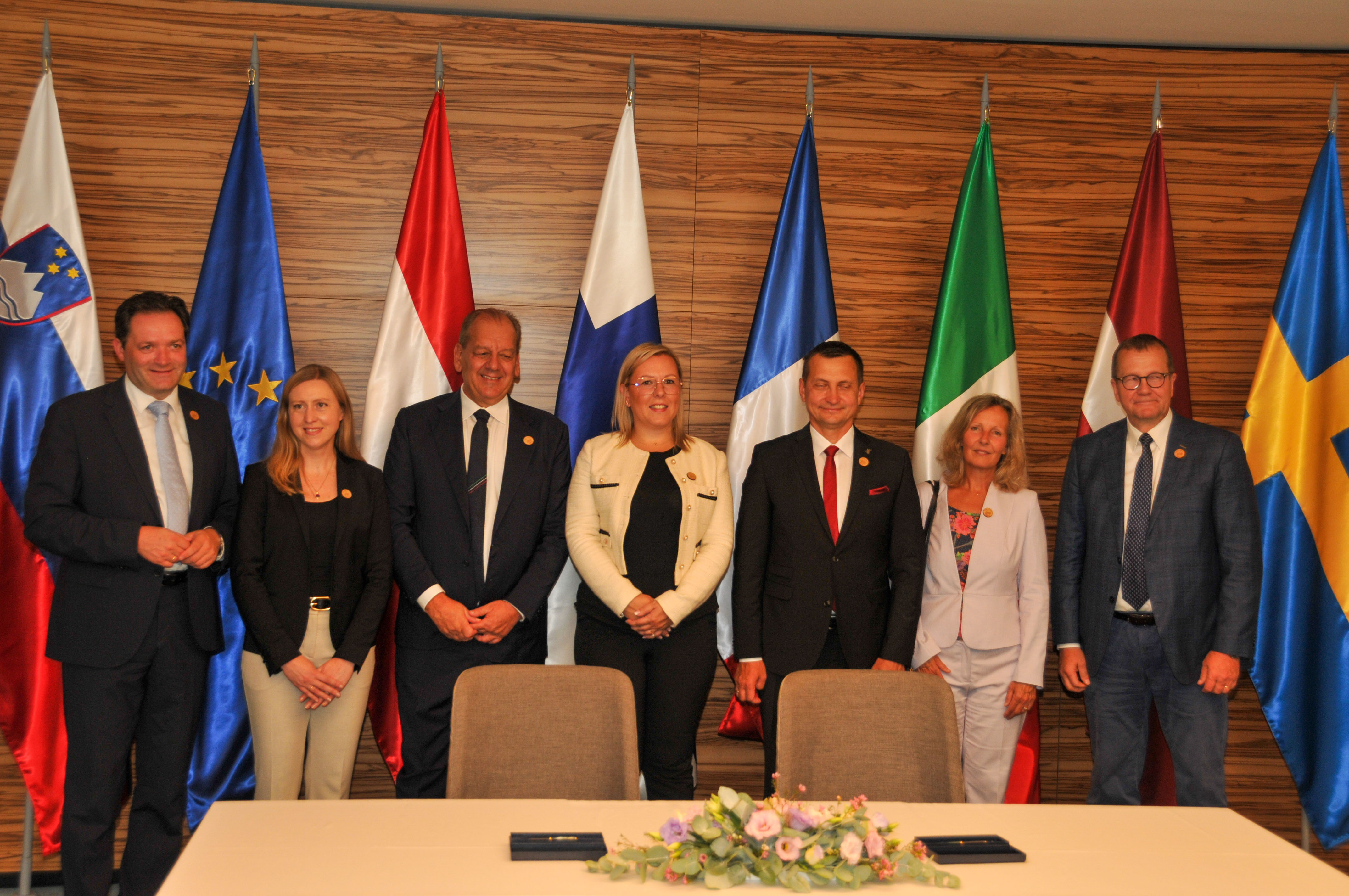 Italy and Latvia join For Forest Group +