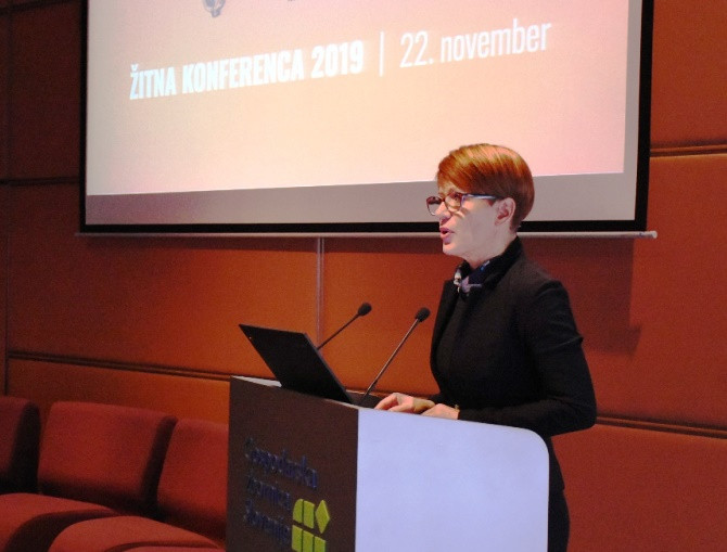 Ministrica dr. Aleksandra Pivec na žitni konferenci