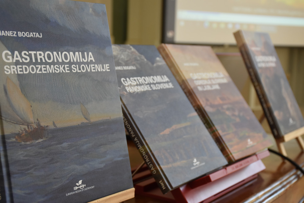 Monografija Gastronomija Slovenije