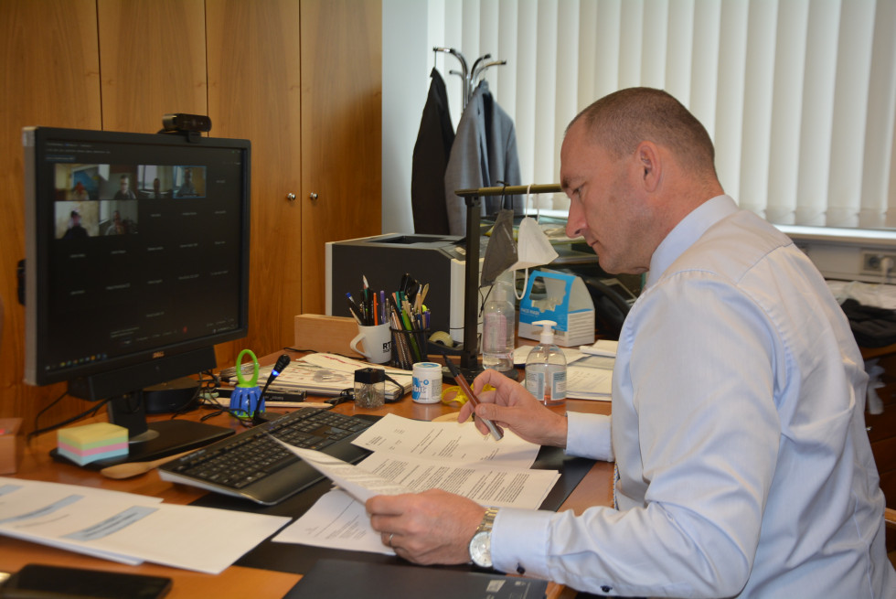 Minister dr. Podgoršek na avdio vizualni 11. seji Sveta za OMD