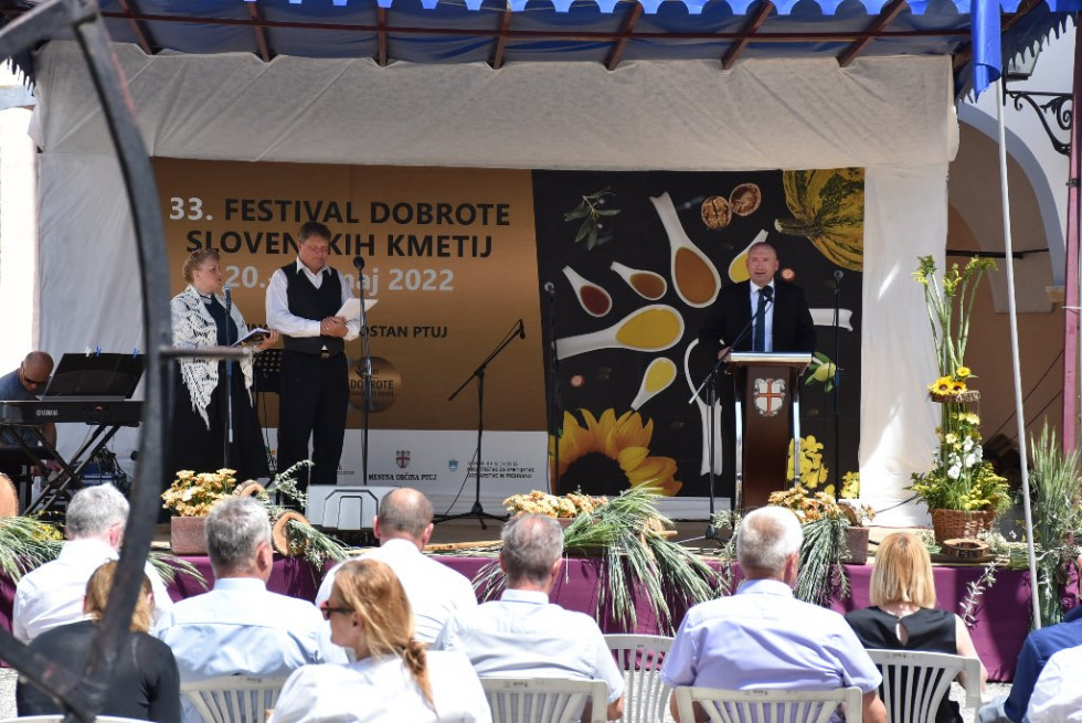 Minister Podgoršek na otvoritvi Festivala Dobrot slovenskih kmetij