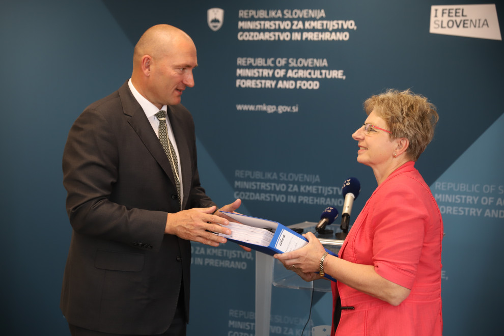 Primopredaja nove ministrice Irene Šinko in dr. Jožeta Podgorška
