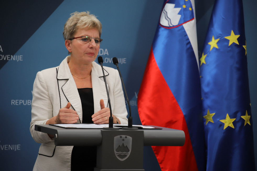 Ministrica Irena Šinko na predstavitvi primerjalnika cen