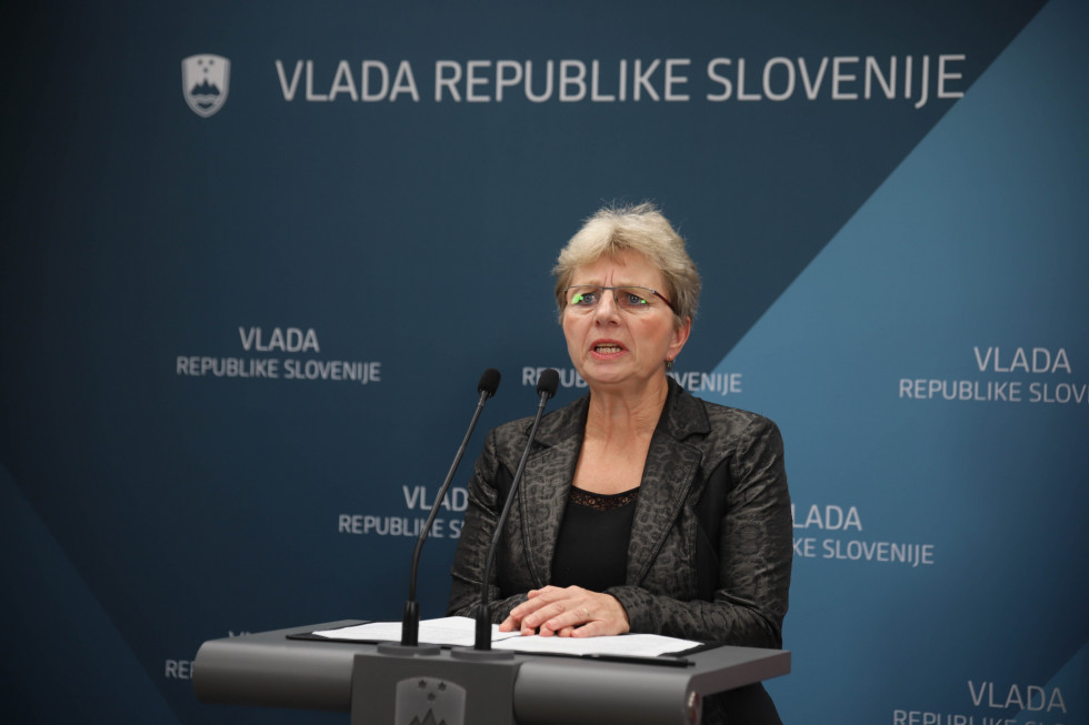 Minister Irena Šinko at today's press conference