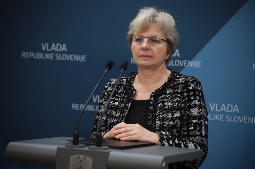 Minister Irena Šinko at today's press conference