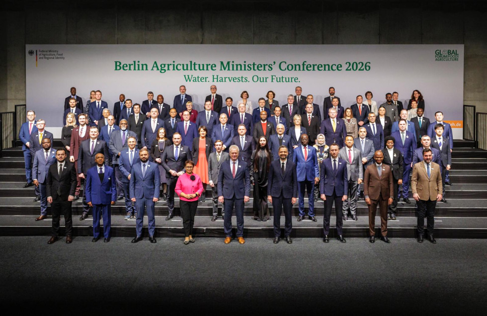 Skupinska slika v notranjem prostoru