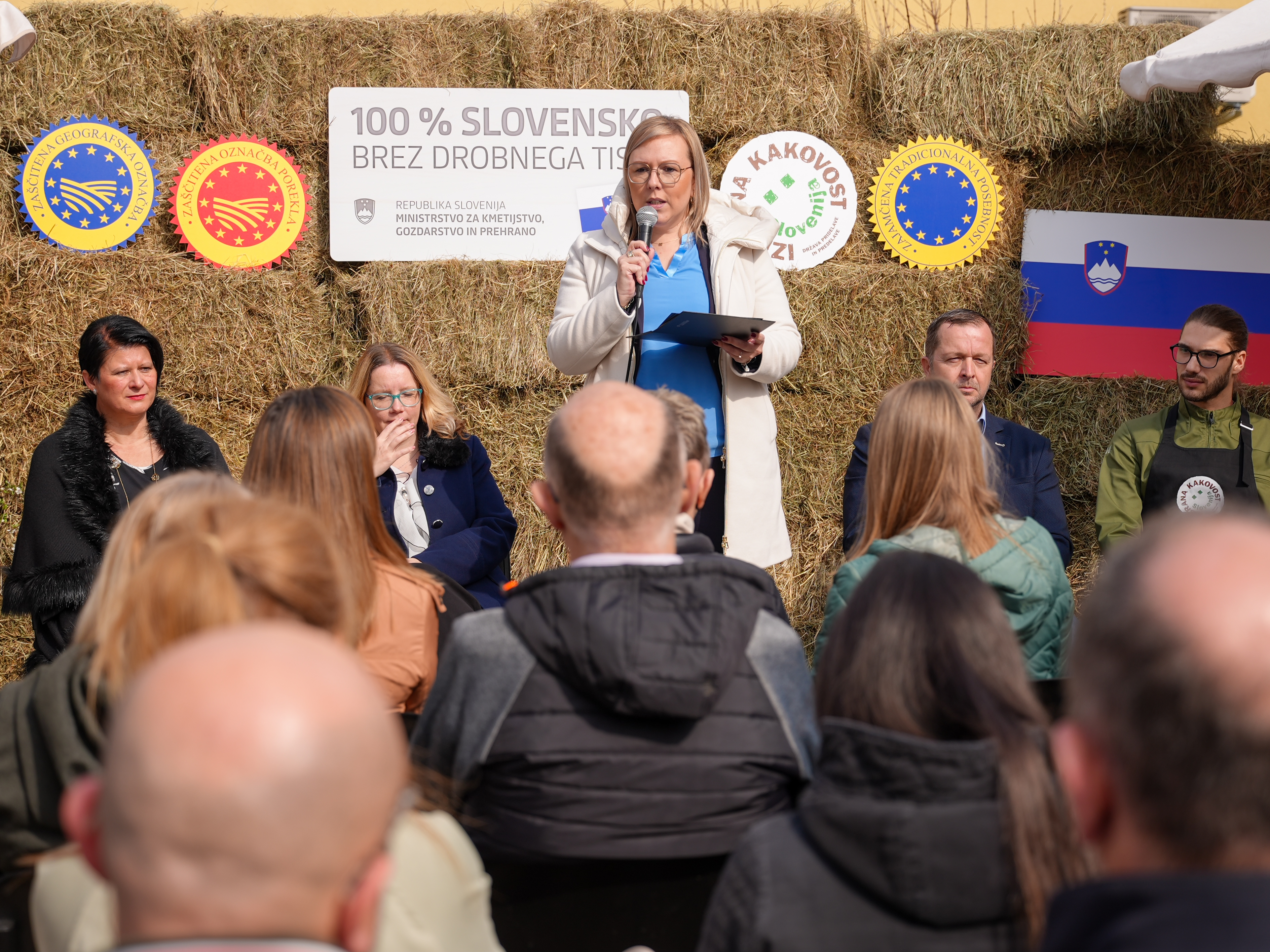 The Slovenian flag guarantees that agricultural products or food are 100% Slovenian in origin