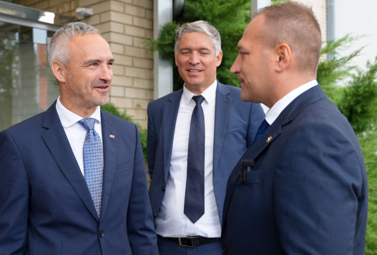 Minister Cigler Kralj na AGRI: V dialogu s kmeti za močno domačo pridelavo hrane