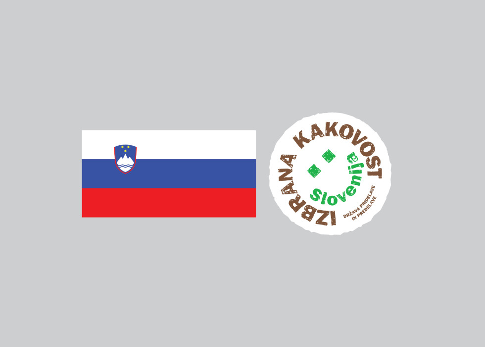 Pogled na slovensko zastavo, ob njej je znak "izbrana kakovost - Slovenija". 