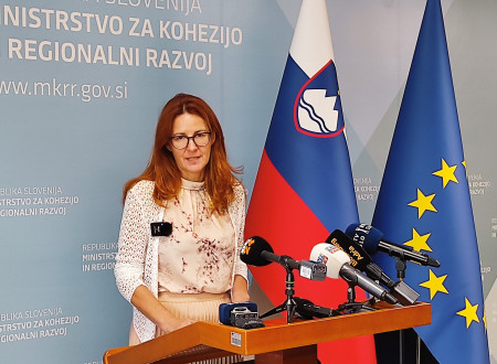 Državna sekretarka Andreja Katič na novinarski konferenci