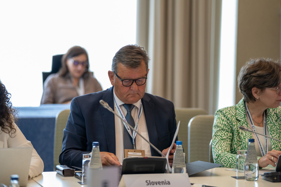 Minister dr. Aleksander Jevšek
