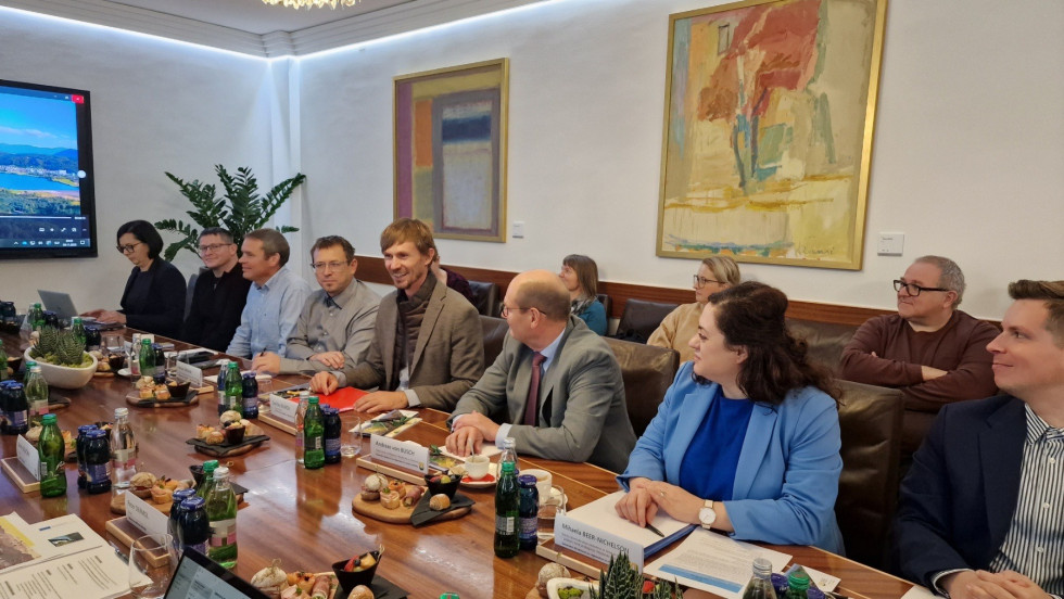  Delegacija Evropske komisije se je v Velenju skupaj z delegacijo Ministrstva za kohezijo in regionalni razvoj seznanila s ključnimi projekti pravičnega prehoda