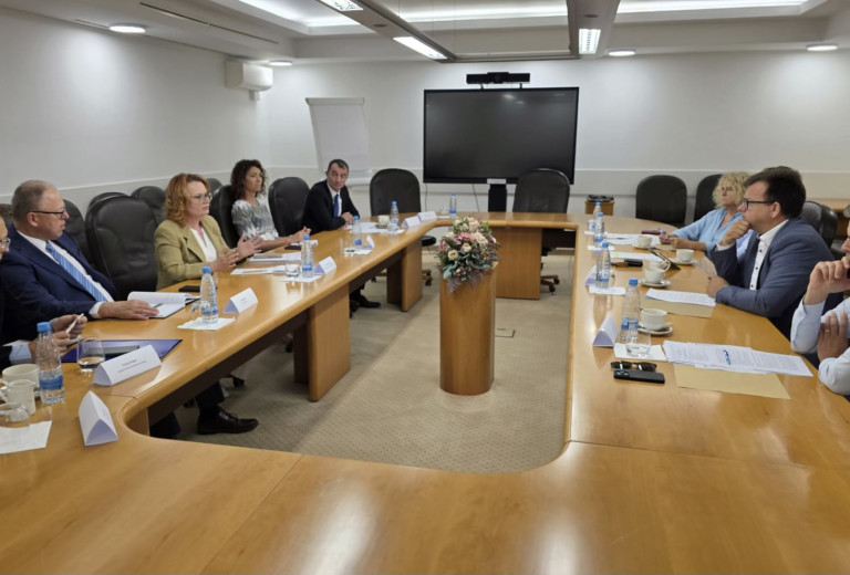 Minister Dr Monika Kirbiš Rojs meets with the Association of Municipalities and Towns of Slovenia representatives to discuss funding and decentralisation