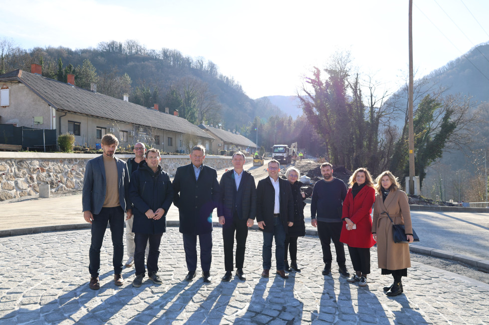 Minister with his team visiting Trbovlje