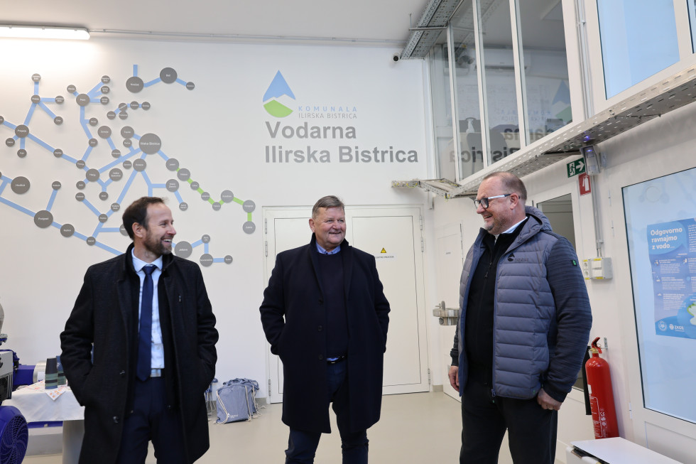 Minister z županom Postojne in direktorjem Komunale Postojna