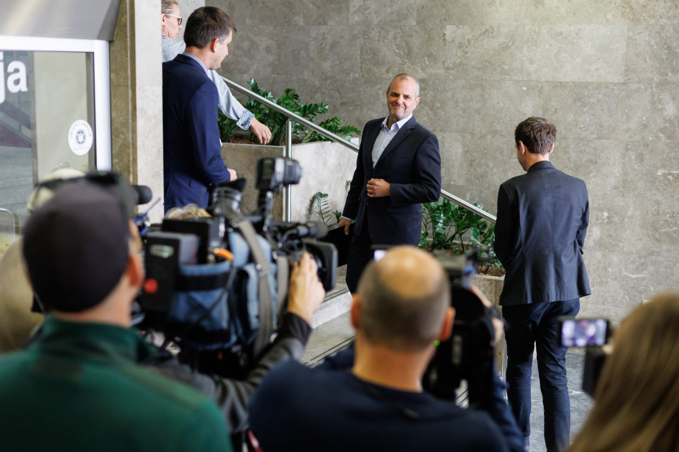 Minister Brežan podal odstopno izjavo