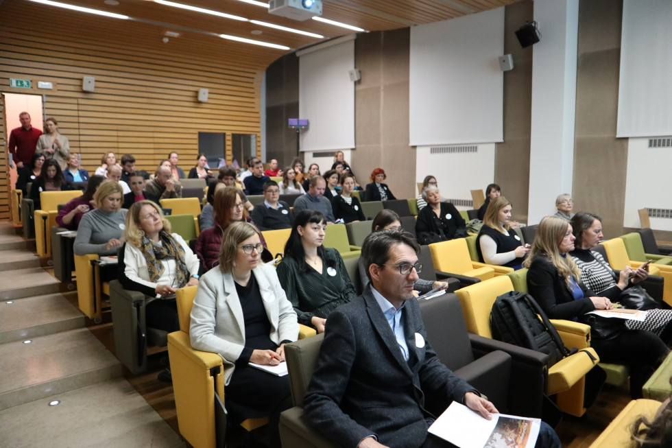 Pogled na udeležence konference