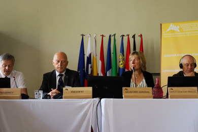  Zasedanje pogodbenic Alpske konvencije v Radovljici