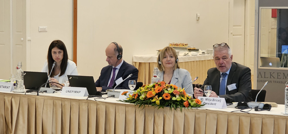 the chief table with speakers