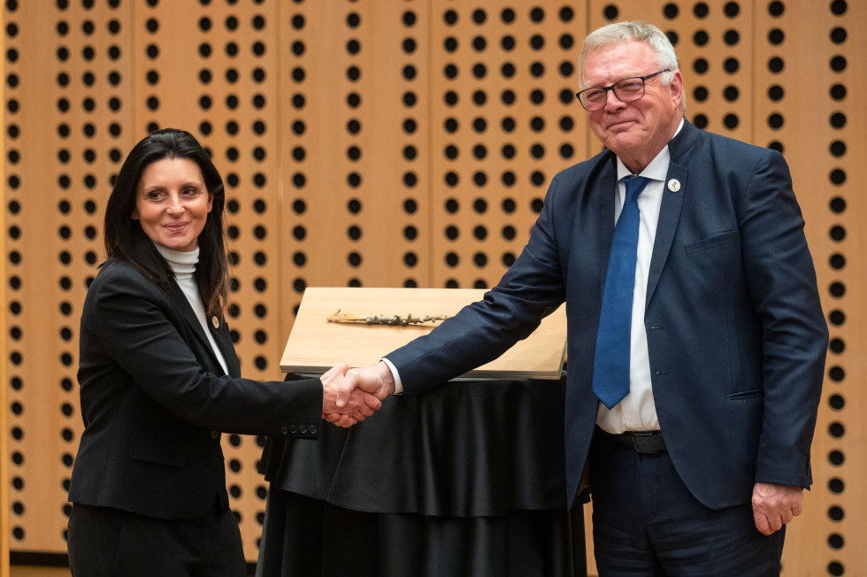 minister in namestnica ministra se rokujeta