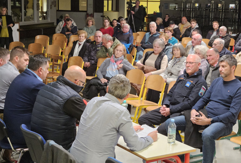 Začetek sanacije dveh velikih plazov: Macesnik in Koroška Bela