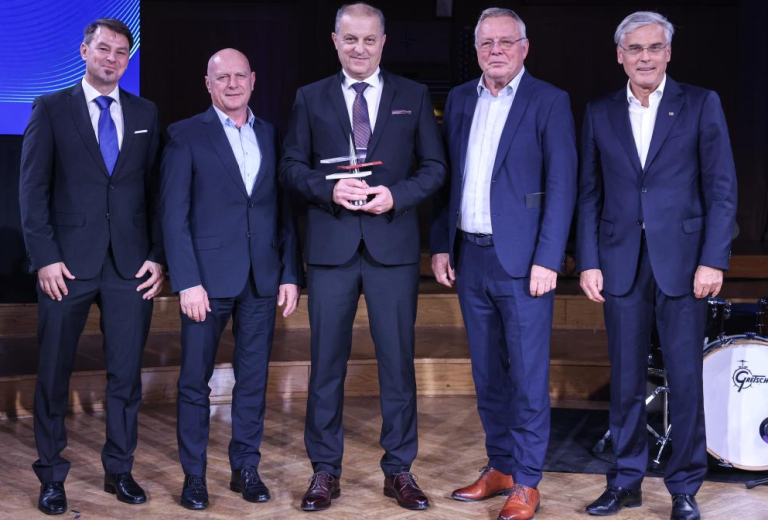 Minister Novak podelil nagrado za inženirsko odličnost 2025 