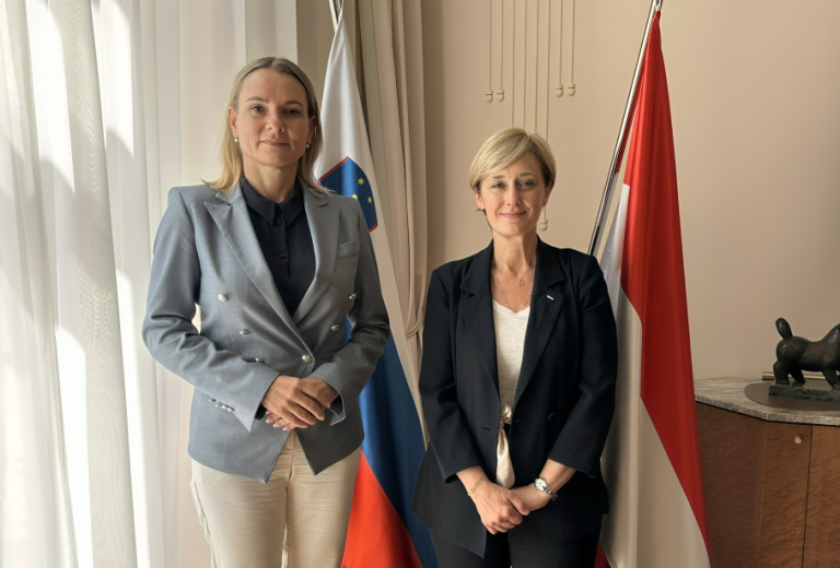 Srečanje ministrice Rifelj z ministrico za okolje in urbani razvoj Kneževine Monako Caron-Dagioni