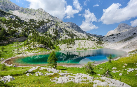 Triglavski narodni park (Lake and mountains in Triglav National Park)