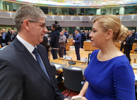 Minister Poklukar v pogovoru s slovaško notranjo ministrico Deniso Sakovo