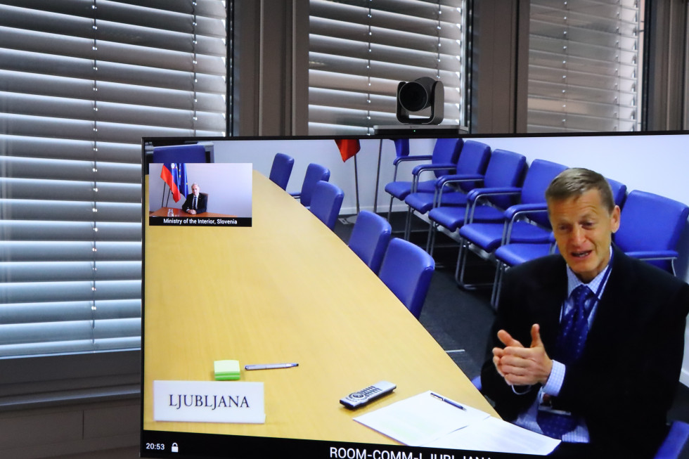 Na ekranu je vodja Predstavništva Evropske komisije v Sloveniji Zoran Stančič