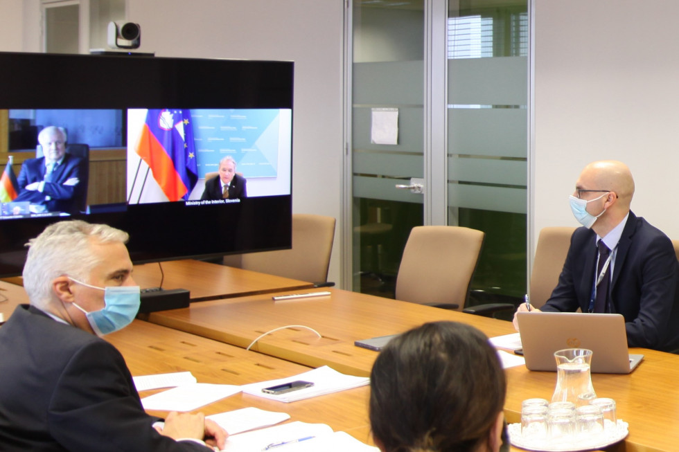 Videokonferenca notranjih ministrov tria predsedstev