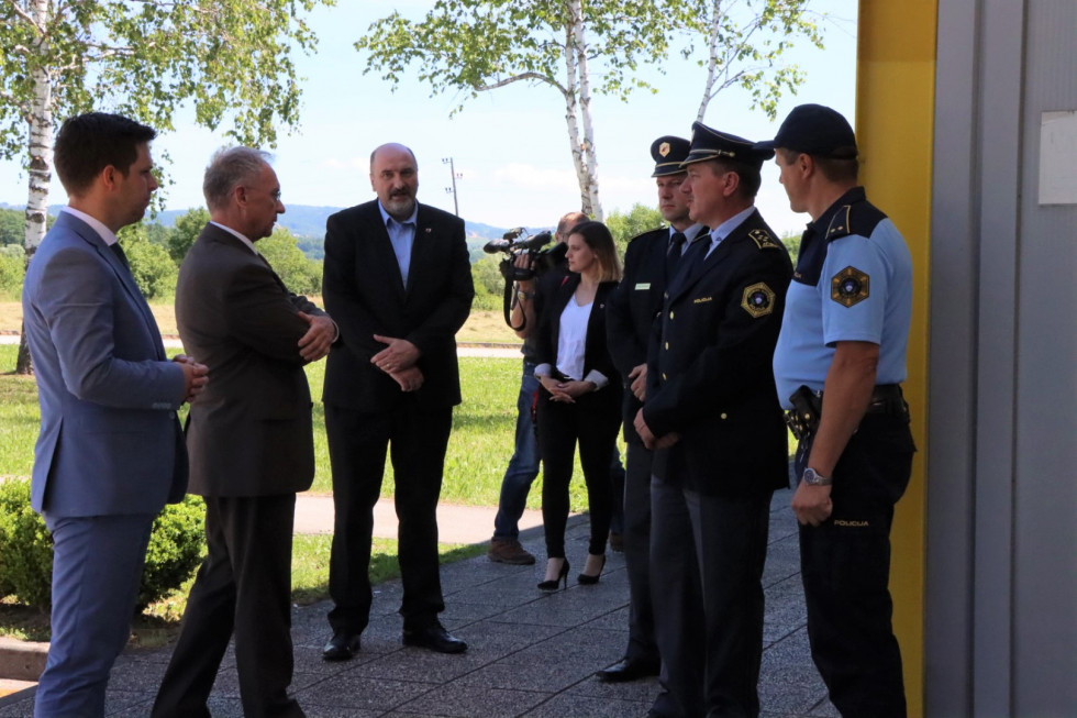 Izjava za javnost ministra Hojsa na mejnem prehodu Metlika